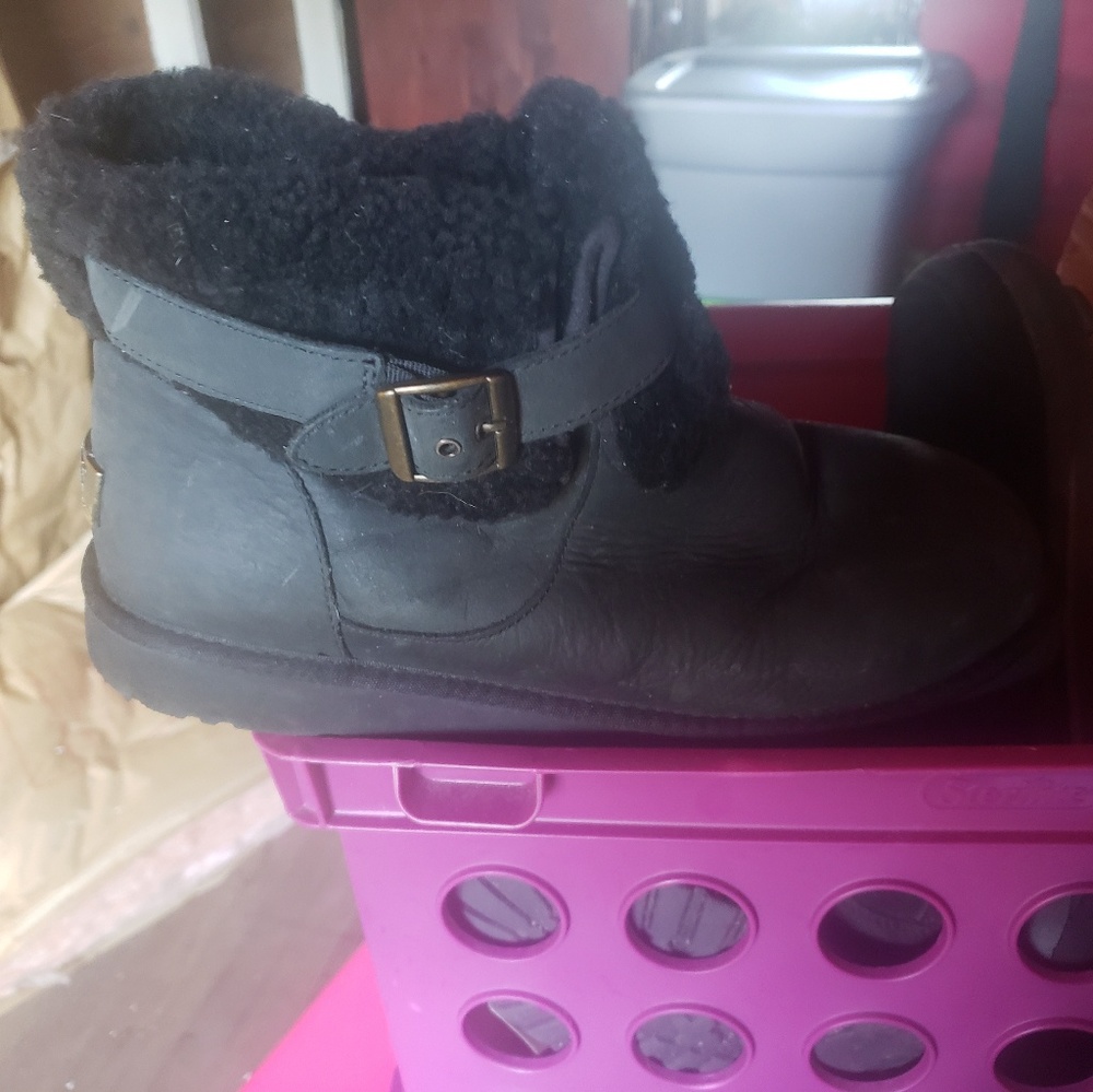 UGG BOOTS